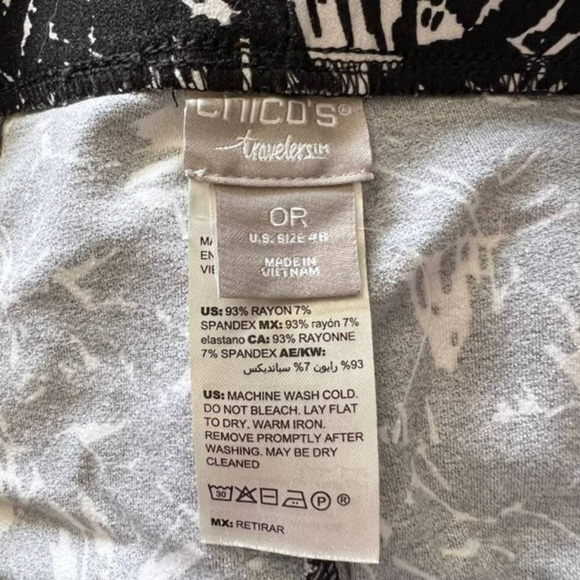 CHICO'S SIZE 0 XS/4 TRAVELERS BLACK & WHITE SLIM LEG KNIT PANTS - Picture 7 of 7